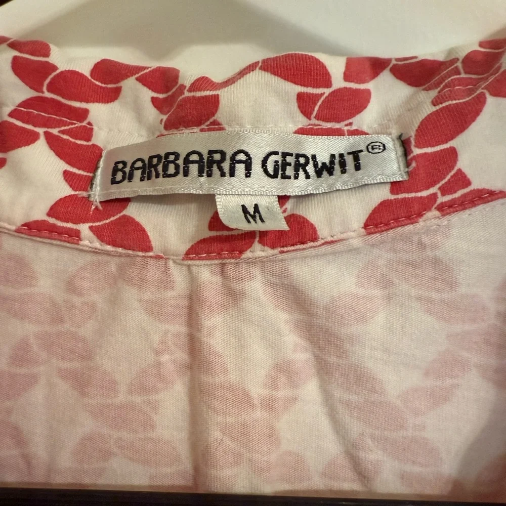 NWOT Stylish Sleeveless Blouse with Red and White Pattern